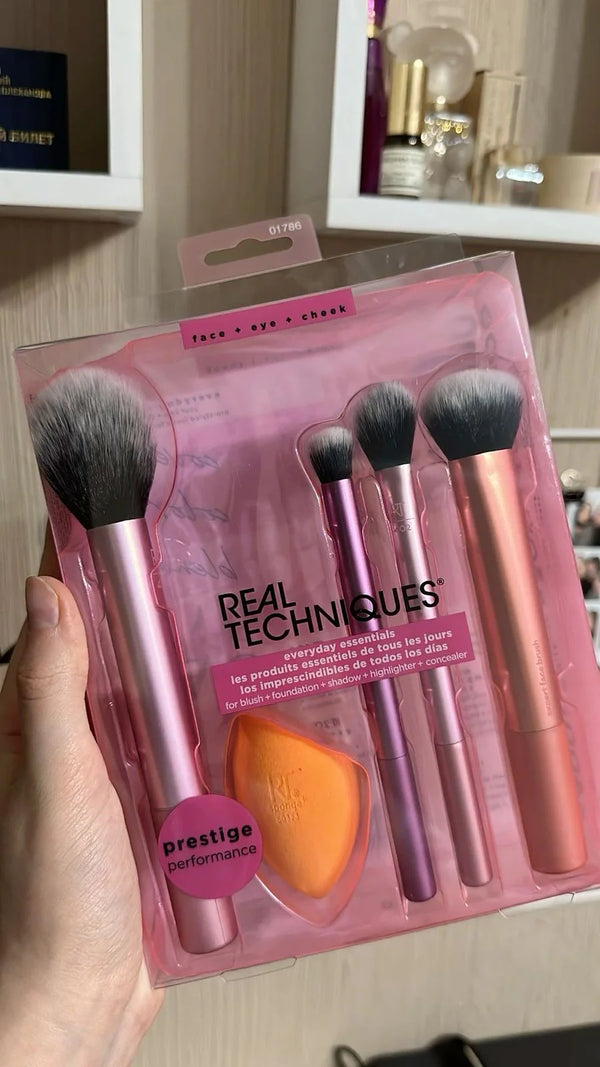 Real Techniques Everyday Essentials Brush Set